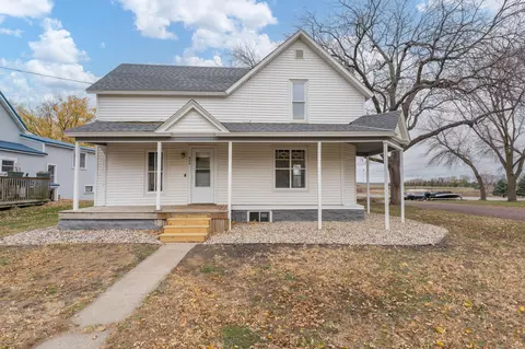 606 Smith St NE, Mapleton, MN 56065