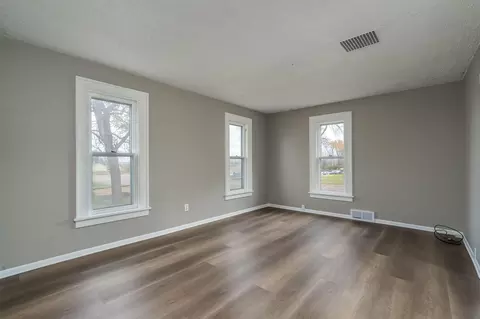 Living - 606 Smith St NE, Mapleton, MN 56065 photo 5 of 8