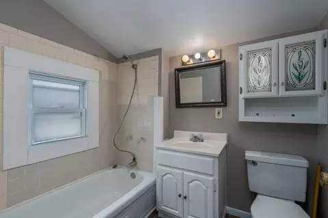 Bath - 606 Smith St NE, Mapleton, MN 56065 photo 1 of 1
