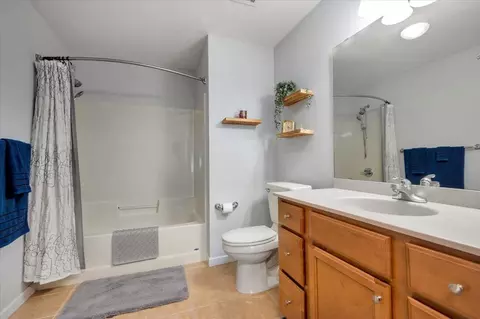 Bath - 1126 Mesaba Ave #119, Duluth, MN 55811 photo 1 of 2