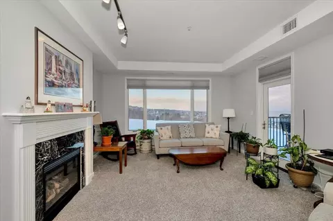 Living - 1126 Mesaba Ave #119, Duluth, MN 55811 photo 3 of 4