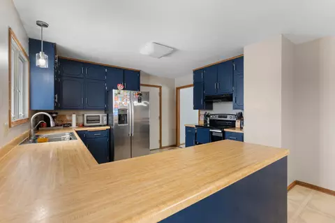 Kitchen - 845 3rd Ave NW, Plainview, MN 55964 photo 2 of 3