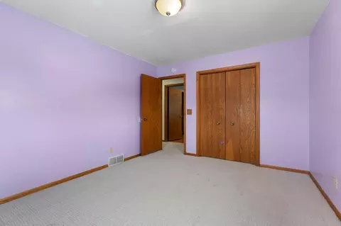 Bedroom - 845 3rd Ave NW, Plainview, MN 55964 photo 5 of 7