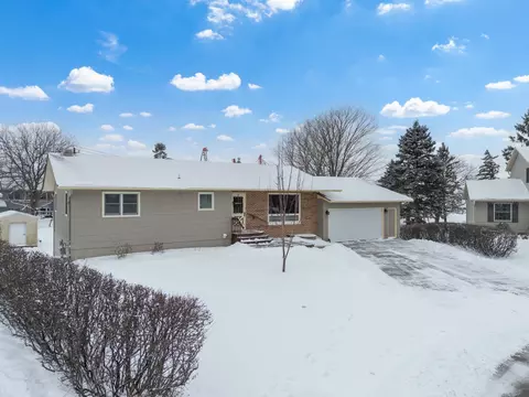 Exterior - 845 3rd Ave NW, Plainview, MN 55964 photo 2 of 4