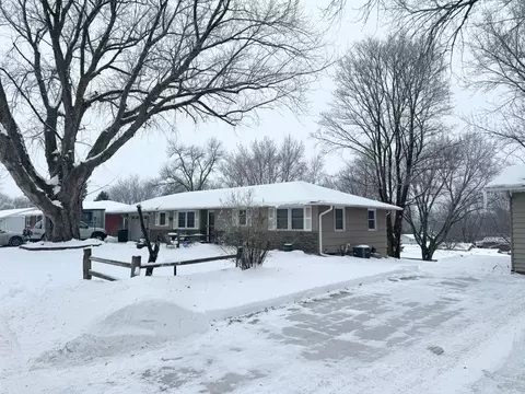1105 Crestview Rd, Albert Lea, MN 56007