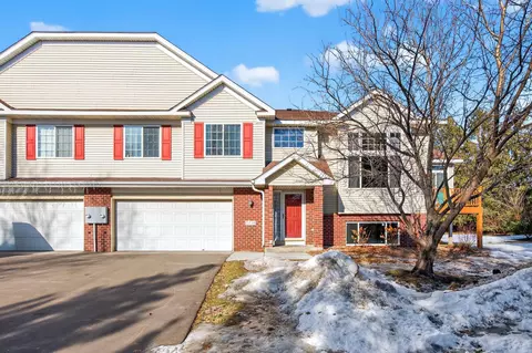 15738 Chasewood Ct, Rosemount, MN 55068