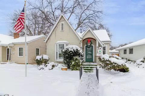 3734 Perry Ave N, Robbinsdale, MN 55422