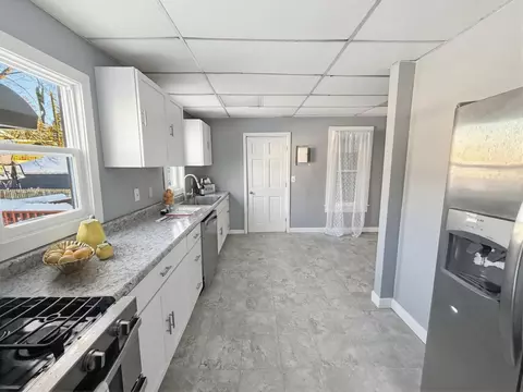 963 3rd St E, Saint Paul, MN 55106 photo 2