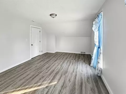 963 3rd St E, Saint Paul, MN 55106 photo 9