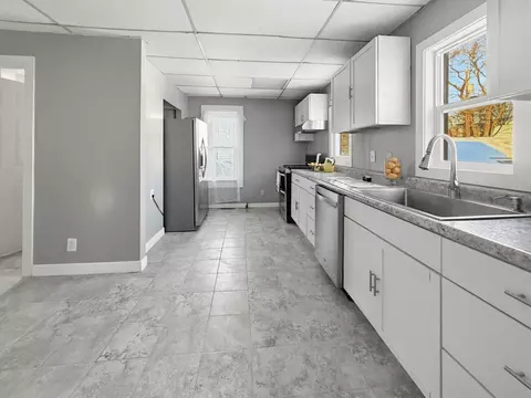 963 3rd St E, Saint Paul, MN 55106 photo 3