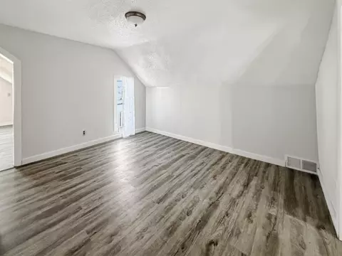 963 3rd St E, Saint Paul, MN 55106 photo 17
