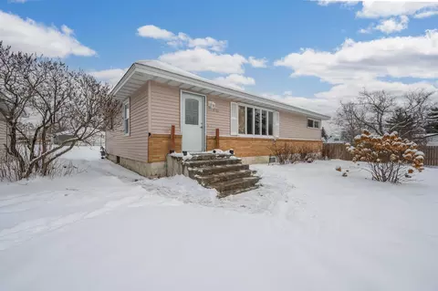 406 3rd St SE, Deer River, MN 56636