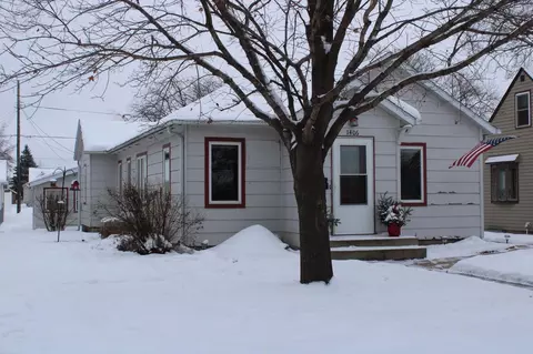 1406 Marsh St, Mankato, MN 56001