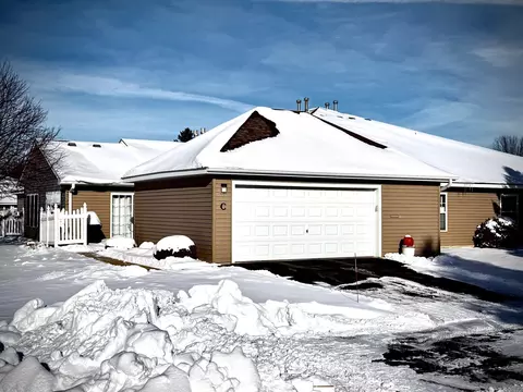 1907 Oak Tree Ln #C, Austin, MN 55912