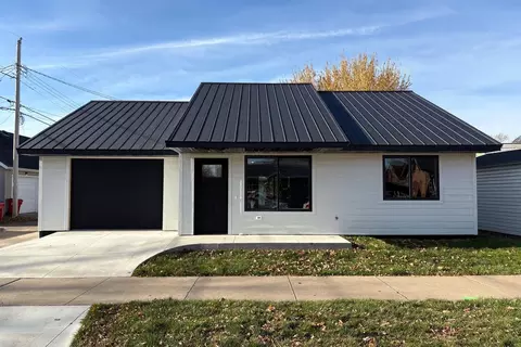 355 Laird St, Winona, MN 55987