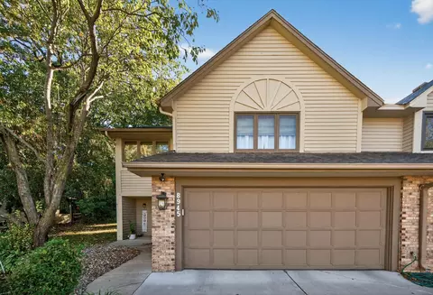 8945 Preserve Blvd, Eden Prairie, MN 55347