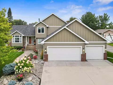 7024 135th St W, Apple Valley, MN 55124
