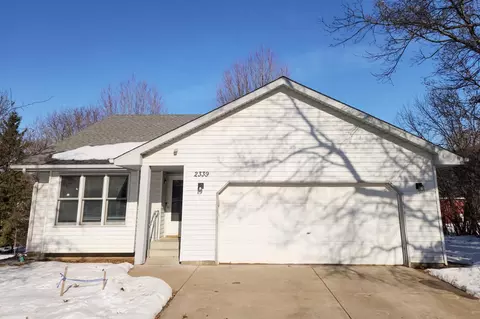 2339 Highwood Ave E, Maplewood, MN 55119