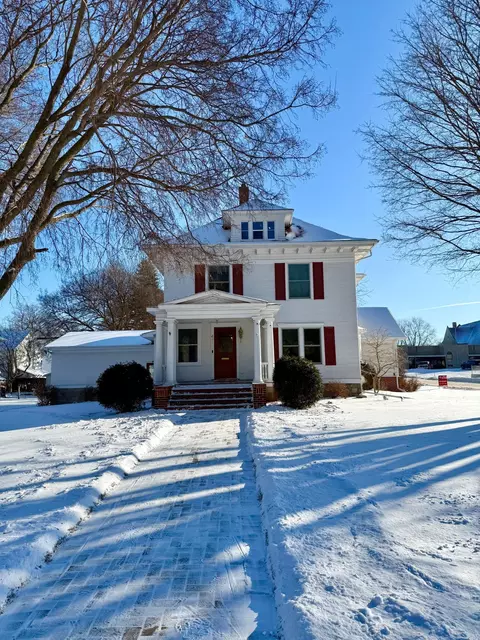 411 Albion Ave, Fairmont, MN 56031