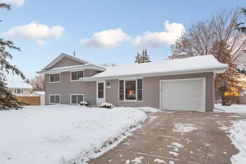 8232 Hemingway Ave S, Cottage Grove, MN 55016