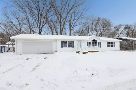 2207 Robin Ln, Buffalo, MN 55313
