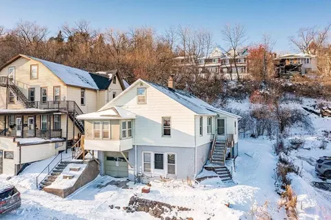 727 W 1st St, Duluth, MN 55806