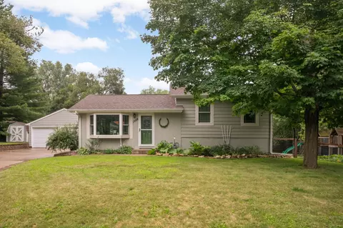 1566 Seneca Trl, White Bear Lake, MN 55110