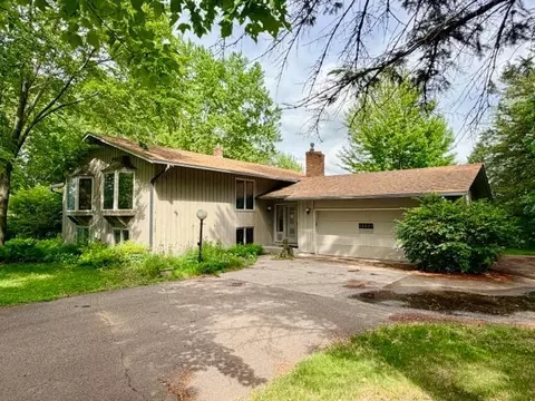12521 Homestead Dr, White Bear Lake, MN 55110