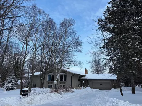 12521 Homestead Dr, White Bear Lake, MN 55110