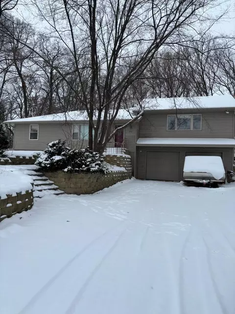 18741 Highview Ave, Lakeville, MN 55044