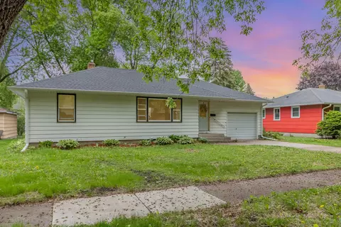1610 Knight Ave N, Glencoe, MN 55336