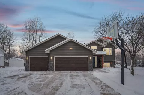 29614 Nathan Ave, Lindstrom, MN 55045