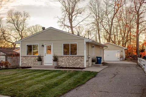 3033 Longfellow Rd, Mound, MN 55364