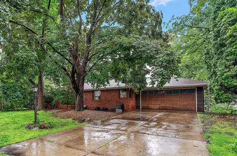 5241 Edenmoor St, Edina, MN 55436