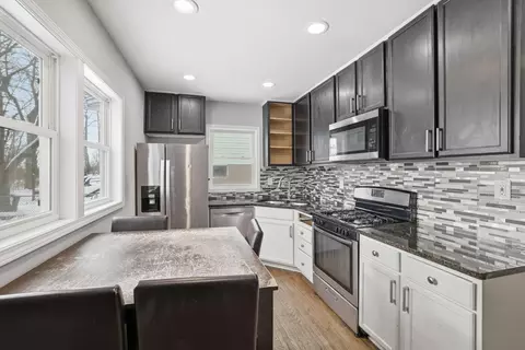 58 Wheelock Pkwy E, Saint Paul, MN 55117