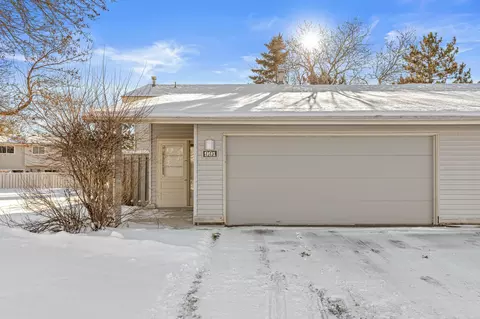 991 Carmel Ct, Shoreview, MN 55126