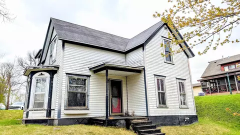 112 Bluff St E, Lake Benton, MN 56149