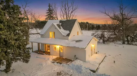 3724 345th Ave NE, Cambridge, MN 55008