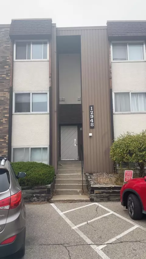 12948 Nicollet Ave #301, Burnsville, MN 55337