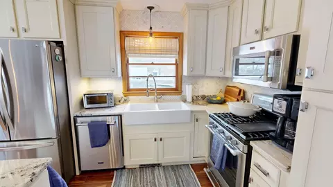 Kitchen - 1210 Willmar Ave SW, Willmar, MN 56201 photo 4 of 7