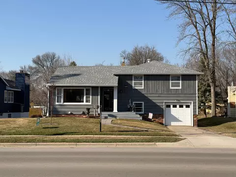 Exterior - 1210 Willmar Ave SW, Willmar, MN 56201 photo 5 of 8