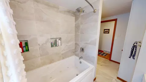 Bath - 1210 Willmar Ave SW, Willmar, MN 56201 photo 4 of 4