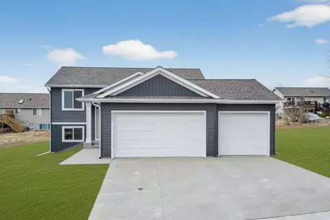 6151 Cody Ln NW, Rochester, MN 55901