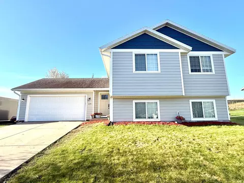 1170 Coakley St, Paynesville, MN 56362