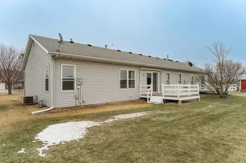 712 Memorial Dr, Spring Valley, MN 55975 photo 2