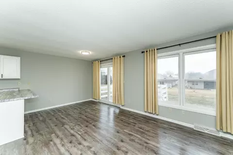 712 Memorial Dr, Spring Valley, MN 55975 photo 6