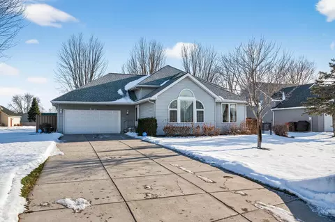 2193 Grafton Ave N, Oakdale, MN 55128