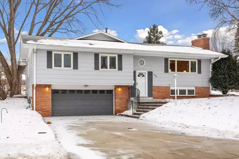 3420 Maplewood Dr, Saint Anthony, MN 55418