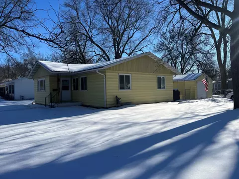Exterior - 1221 Home Pl, Faribault, MN 55021 photo 2 of 6
