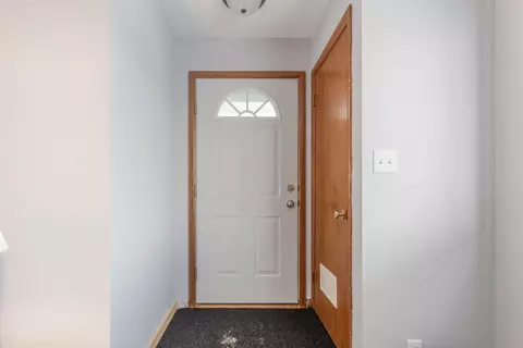 Entry Way - 1221 Home Pl, Faribault, MN 55021 photo 1 of 2
